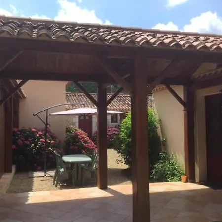 Les Iris Apartment *