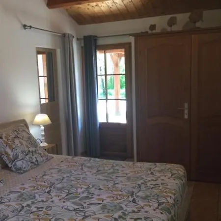 Les Iris Apartment