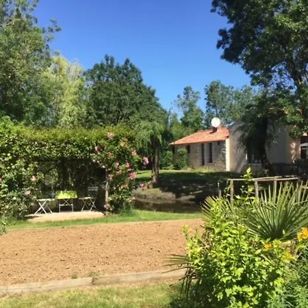 Les Iris Apartment